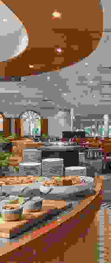 Ravintolat ja palvelut