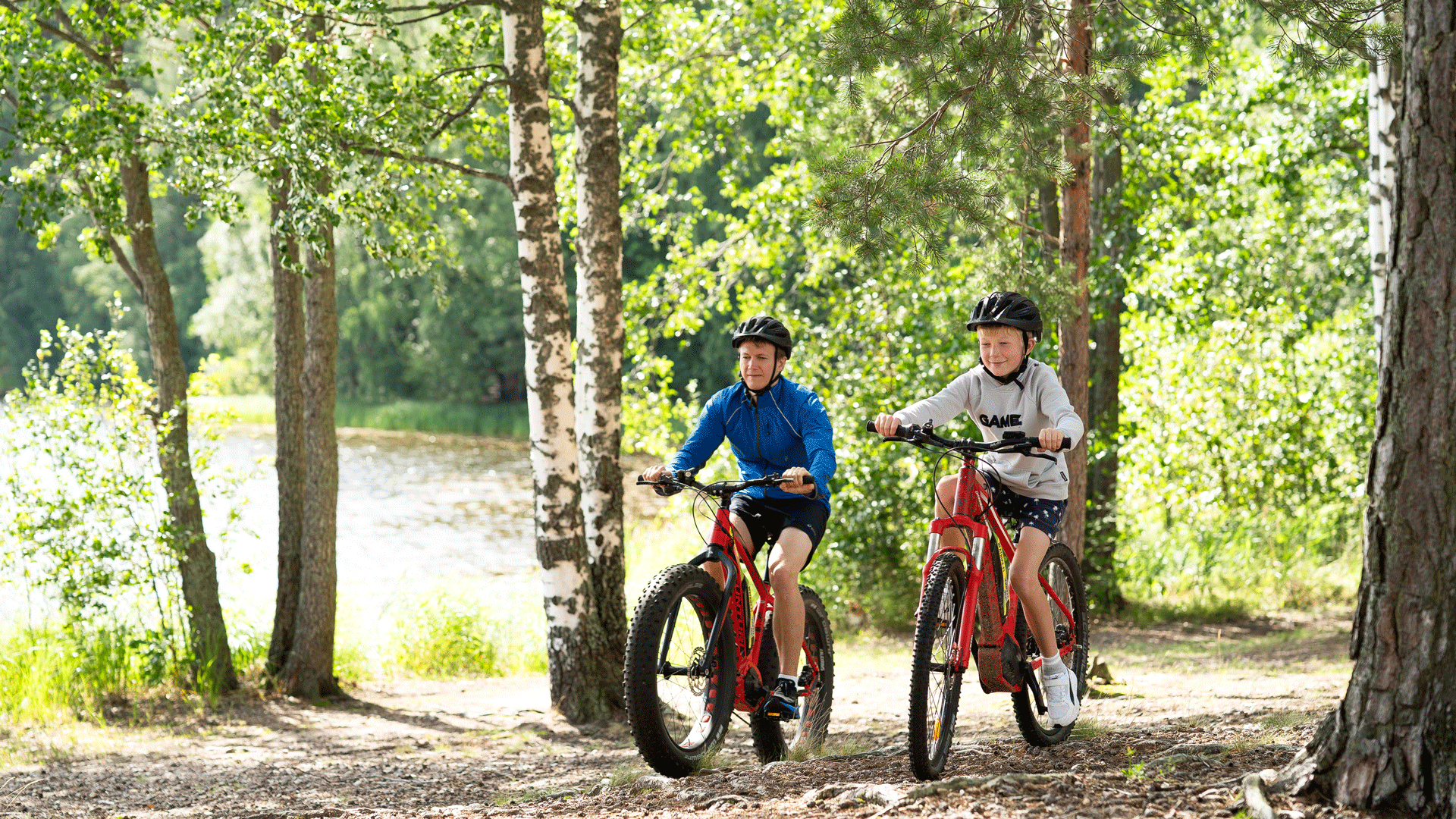 Saimaa-fatbike-perhe-1920x1080.gif