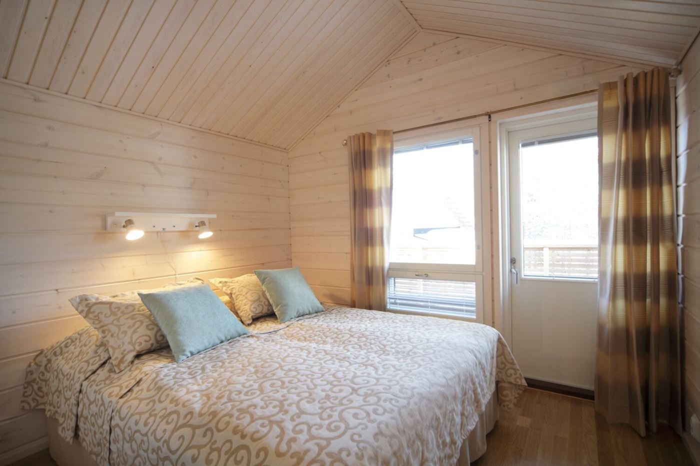 kuusamontahti-bedroom-upstairs.jpg