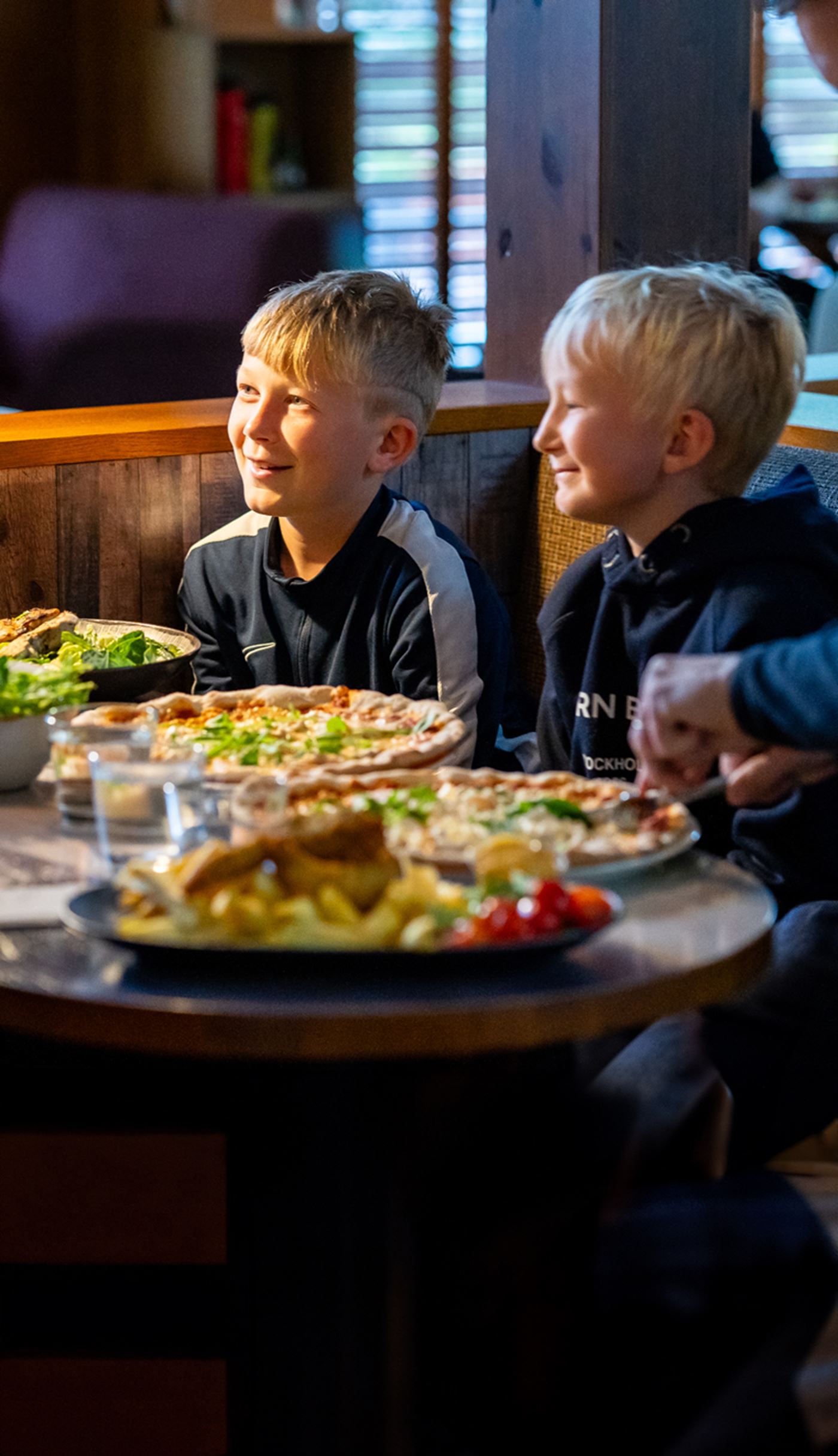 Ravintolat ja palvelut