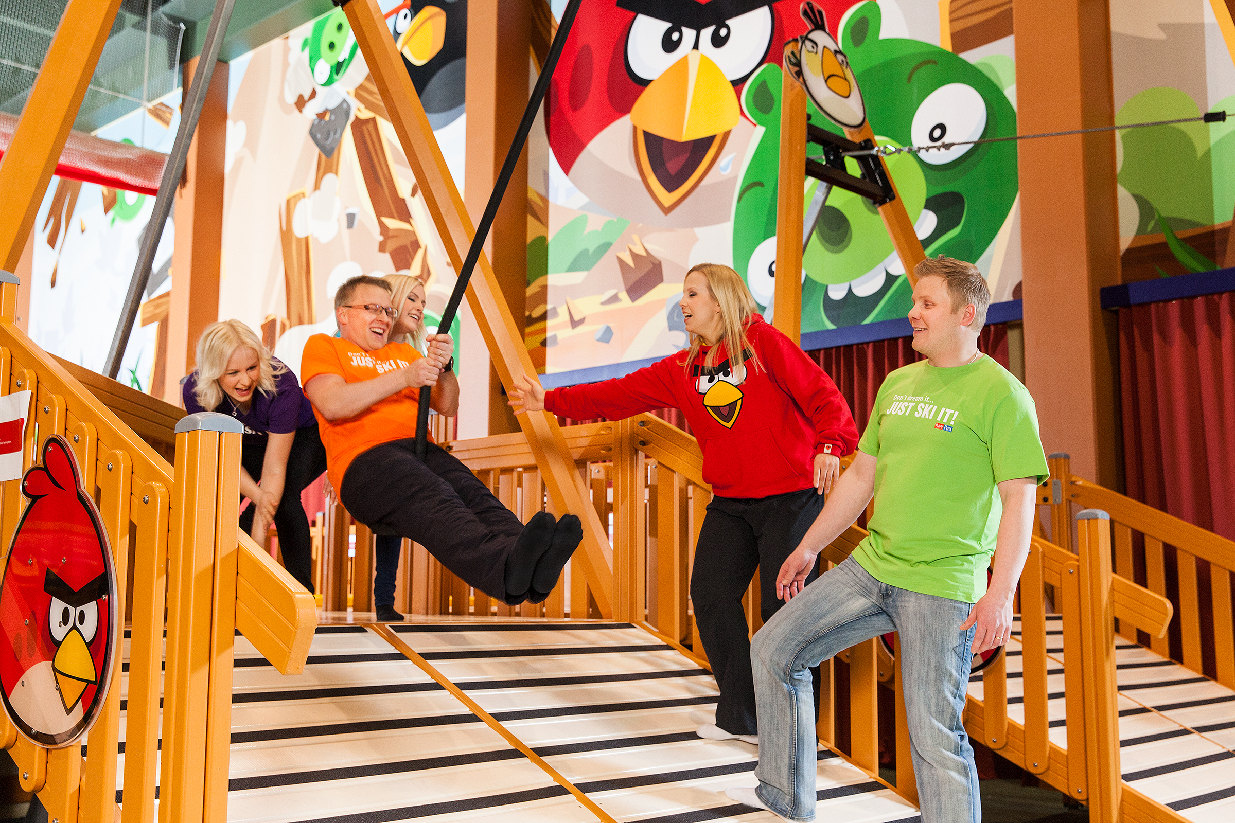 Без развлечений. Парк Angry Birds в Санкт-Петербурге Европолис. Парк развлечений Angry Birds activity Park в Санкт Петербурге. Энгри бердз парк СПБ. Энгри бердз Активити парк в СПБ.