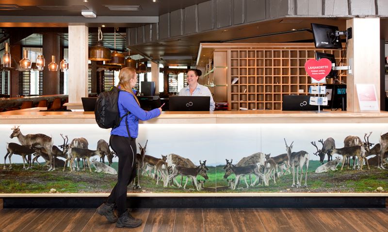 saariselkä - front desk hor.jpg