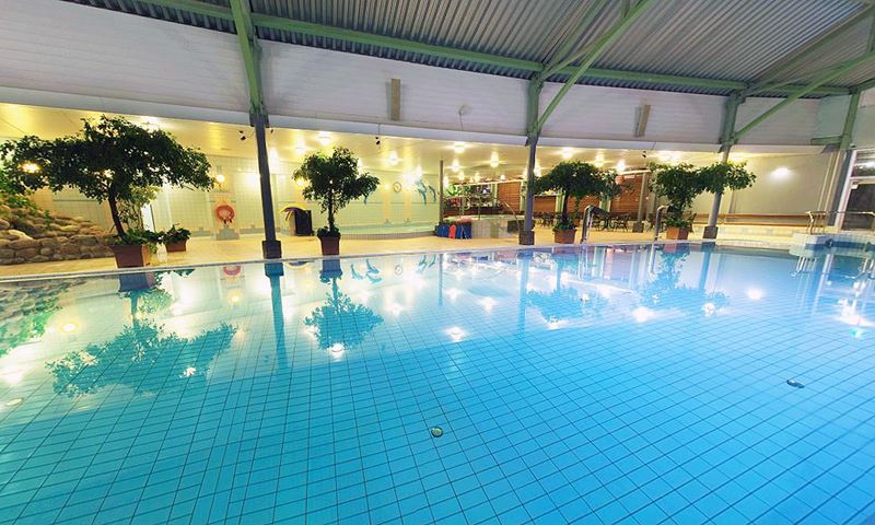 7 tampereen-kylpylä-allas-hor.jpg