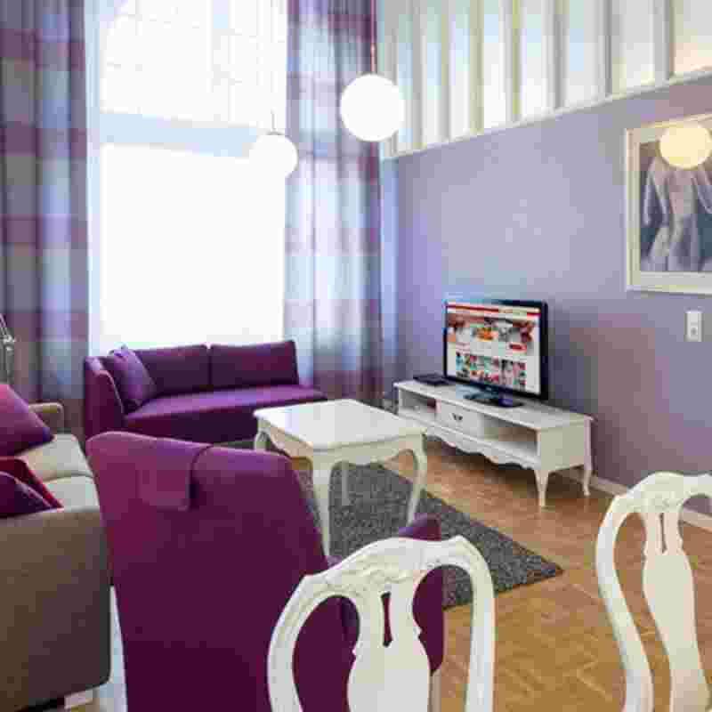 tampereen kylpylä violet room squ.jpg