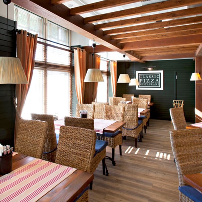 classic pizza squ.jpg