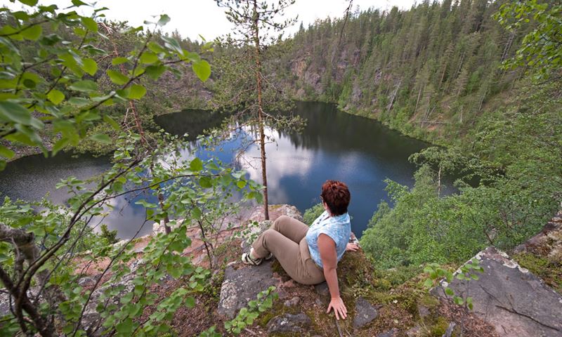 Ylläs-woman-at-lake-view.jpg