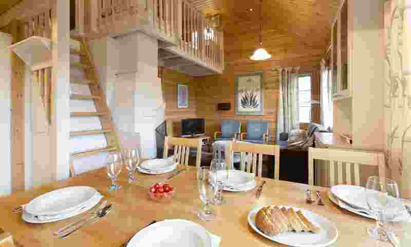 ähtäri-kitchen-table-hor.jpg