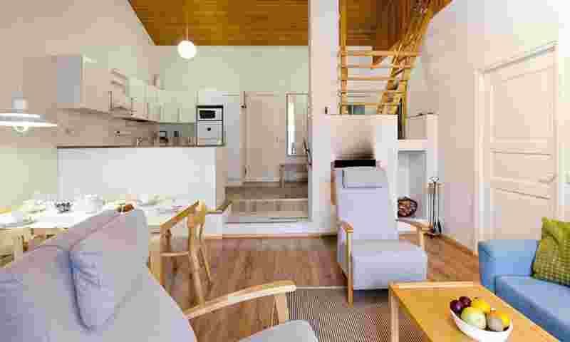 airisto-kuunari-livingroom-hor.jpg