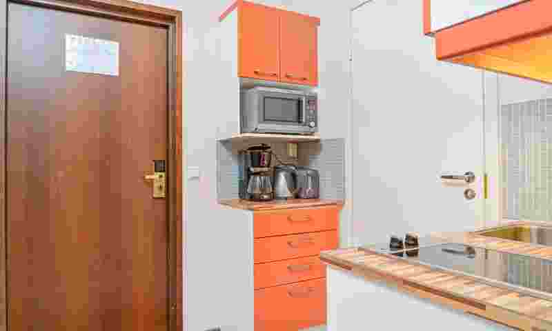 ellivuori-studio-kitchen-hor.jpg