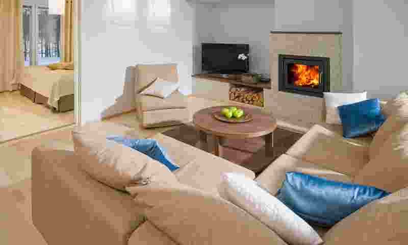 kuusamon-tropiikki-lampitropiikki-livingroom-hor.jpg