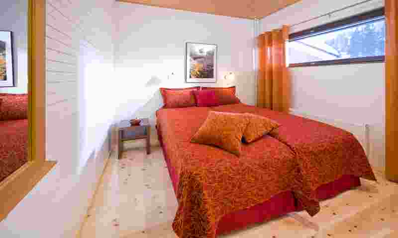 pyhä-holysuites-bedroom-hor.jpg