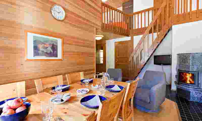 saariselkä-kelotirro-kitchen-table-hor.jpg