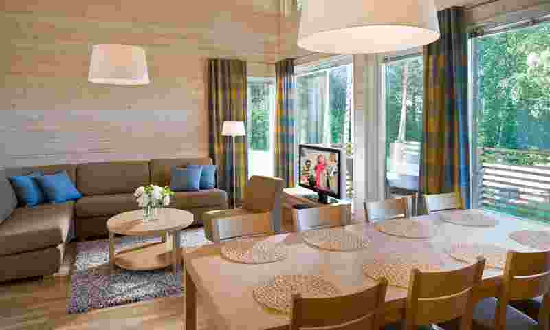 saimaa-vipelentie-livingroom-hor.jpg