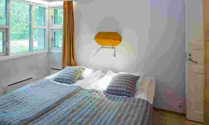 salla-sallas-bedroom-hor.jpg