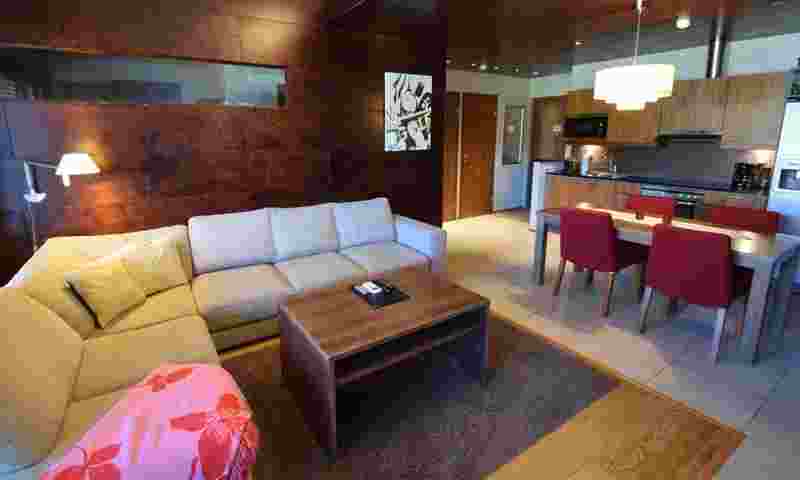 tahko-spa-junior-suite-kitchen-hor.jpg