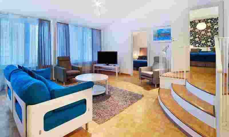 tampereen-kylpylä-2-mh-livingroom-hor.jpg