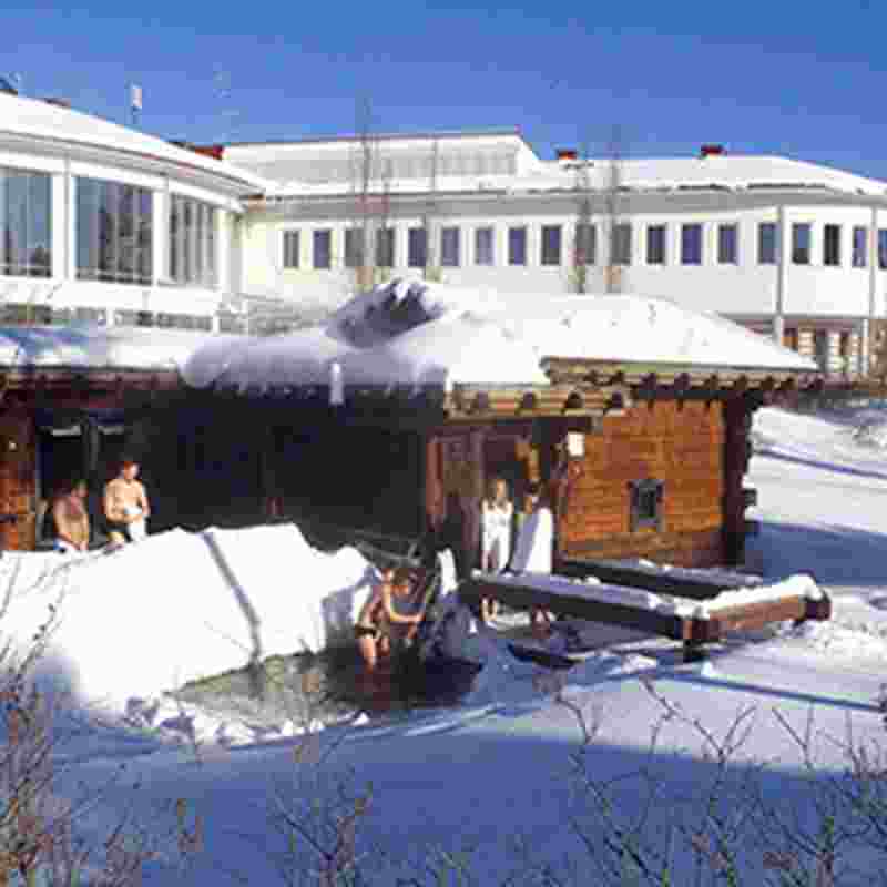 paasiainen-kylpylassa-avanto.jpg